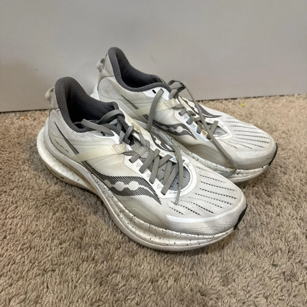 Saucony tempus shoes